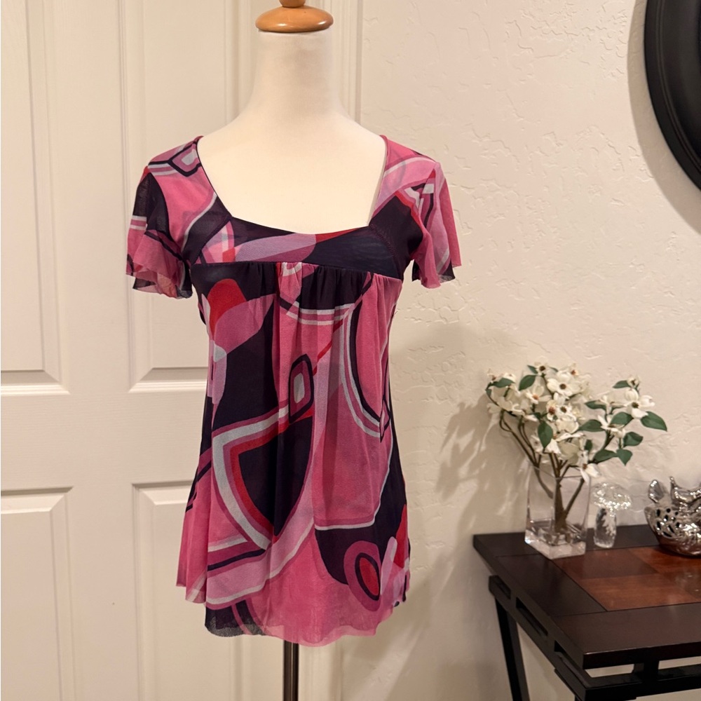 Women’s Pink Abstract Print Short-Sleeve Top